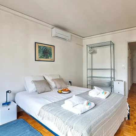 675 Bolivar - Superb In Appartement Parijs